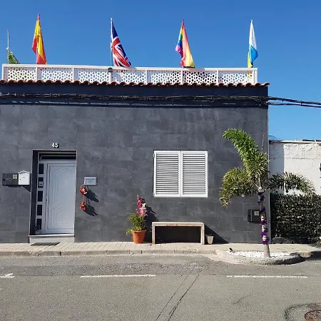 Rickaty Bed And Breakfast, Airport Hotel, De Aeropuerto, Palmas Airport, Gran Canaria Airport, Lpa, Spain ベッド・アンド・ブレックファスト 2*