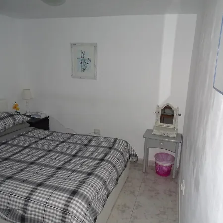 Rickaty Bed And Breakfast, Airport Hotel, De Aeropuerto, Palmas Airport, Gran Canaria Airport, Lpa, Spain 2*